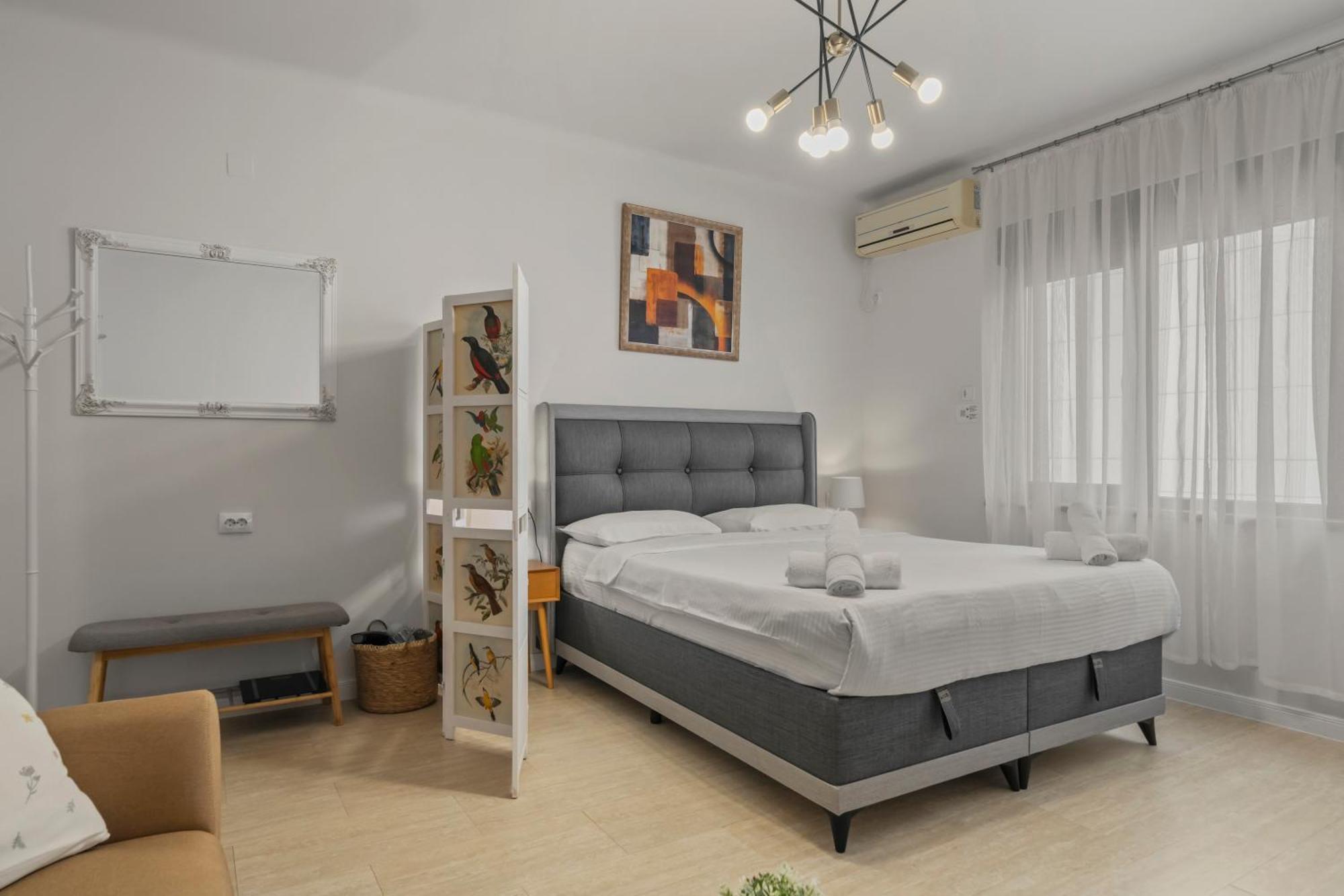 בוקרשט Upscale Studio, Walking Distance From The Old Town מראה חיצוני תמונה